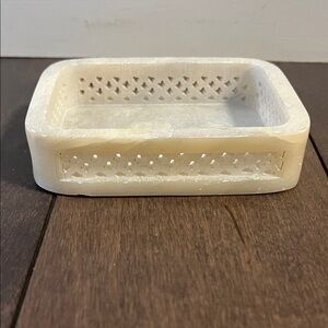 Elegant Cream Soap Dish